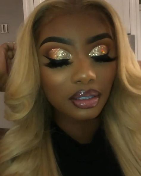 Eyeshadow For Black And Gold Dress, Dramatic Make Up Looks For Black Women, Gold And White Makeup Looks Black Women, Makeup Ideas To Go With A Black Dress, Glam Make Up For Black Women, Makeup Looks With Brown Eyeshadow, Make Up Ideas For Prom Natural Looks, Makeup Beat Black Women, Natural Glam Gold Makeup