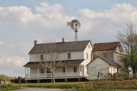 Home Depot Tiny House, Country Pictures, Home Addition Plans, Amish House, Amish Culture, Amish Life, Amish Farm, Amish Community, Porch Roof