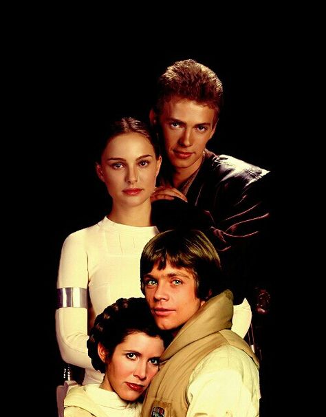 Anakin and Padme should be a tad bit older, you know just like 20 years or so, but still, #Family photo Anakin Vader, Anakin And Padme, Awkward Family Photos, Star Wars Love, Septième Art, I Love Cinema, Star Wars Film, Star Wars Pictures, Carrie Fisher