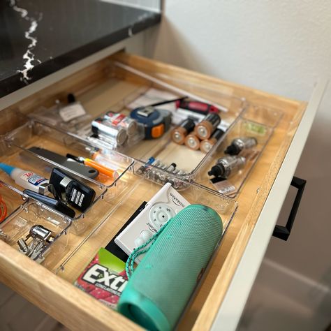 Day 1️⃣6️⃣ Junk Drawer to Functional Utility Drawer! 🛠️🔑 • We all have that one drawer where random items get tossed… but today, we’re turning it into something functional! 🙌 • Let’s clear out the junk drawer and transform it into a utility drawer with only items you actually need and use like batteries, scissors, tape, and small tools. 🧰✨ • With a little organization, this space can go from chaotic to practical in no time. • What did you/are you finding in your junk drawer today? • • • 📷 C... Sauce Drawer, Small Tools, Random Items, Junk Drawer, No Time, Batteries, Turning, Drawers, Turn Ons