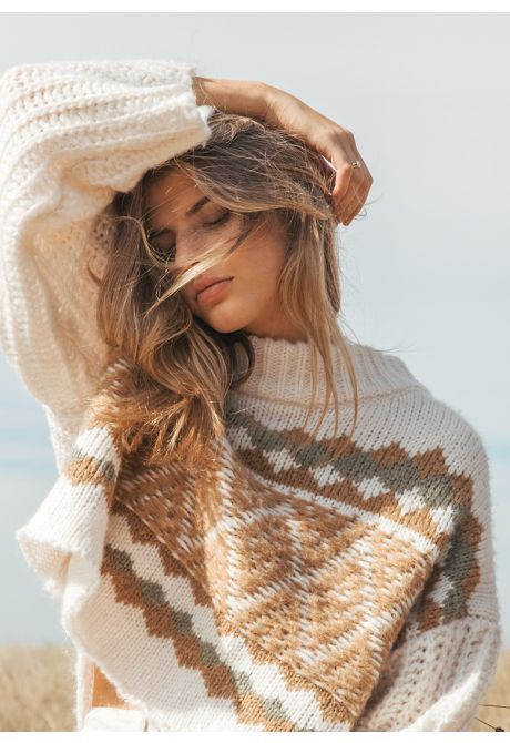 Boho Knitwear, Ghanda Clothing Outfits, Crochet Photoshoot Ideas, Ghanda Clothing Aesthetic, Cute Textured Knit Winter Sweater, Bohemian Knitted Winter Sweater, Knitwear Photoshoot, Ghanda Clothing, Bohemian Chunky Knit Winter Outerwear