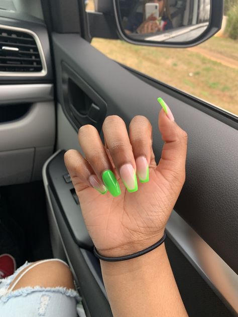 Baby Green Nails, Neon Green Short Nails, Neon Green Acrylic Nails Coffin, Kawasaki Green Nails, Light Neon Green Nails, Neon Green Aesthetic Nails, Neon Green Manicure, Neon Space, Neon Green Nails