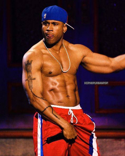 @llcoolj performing at the BET Comedy Awards (2004)  #LlCoolJ 90s Black Culture Aesthetic, 90s Black Men, 90s Men, Hands In The Air, Ll Cool J, Black Men Street Fashion, Hip Hop And R&b, Rap Aesthetic, Hip Hop Music