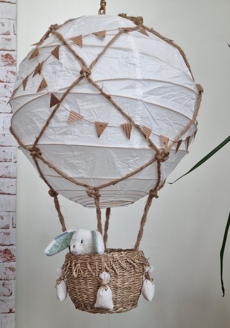 Nursery lamp diy Joululahjat Diy, Diy Hot Air Balloons, Hot Air Balloon Nursery, Baby Zimmer, Nursery Room Inspiration, Baby Bedroom, Kids Room Design, Baby Decor, Baby Room Decor