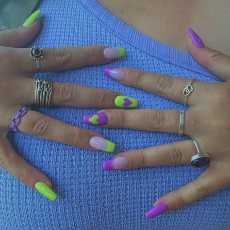 Daphne Inspired Nails, Opposite Nail Designs, Festival Nails Square, Colorful Heart Nails, New Acrylic Nails Trends, Two Color Nails On Each Hand, Daphne Nails, 2 Different Color Nails On Each Hand, Purple And Green Nails Acrylic