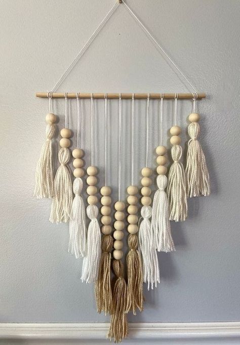 Diy Wall Hanging Yarn, Tassel Wall Hang, Boho Crafts Diy, Diy Boho Decor, Yarn Wall Hanging, Wall Hanging Crafts, Deco Boheme, Wall Hanging Diy, Tassel Garland