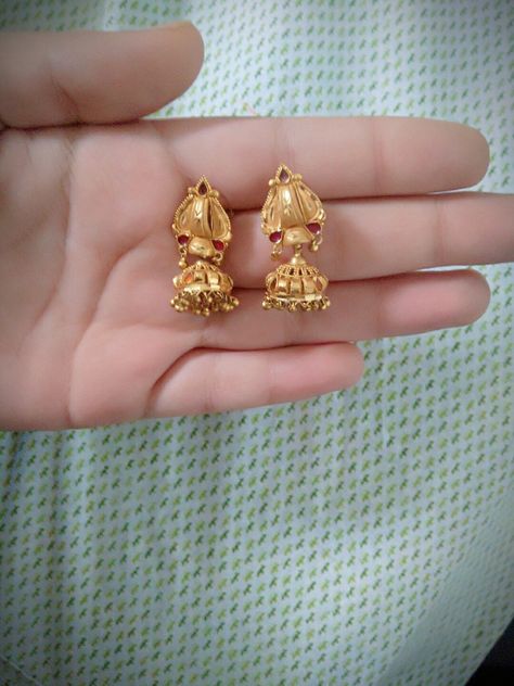 4 to 5 gm earrings Small Jhumki Earrings Gold, 5 Grams Gold Earrings, Dailyware Earrings Gold, Earrings For Kids, Gold Earrings For Kids, Temple Jewellery Earrings, Black Beads Mangalsutra Design, New Gold Jewellery Designs, Gold Earrings Models