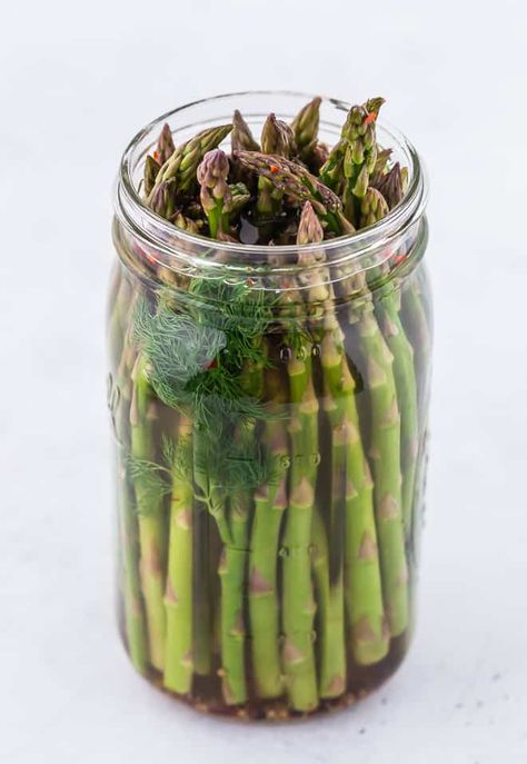 Asparagus Snacks, Spring Snacks, Pickled Asparagus, Spring Appetizers, Freezing Food, Banting Recipes, Fermented Veggies, Kefir Recipes, Veggie Breakfast