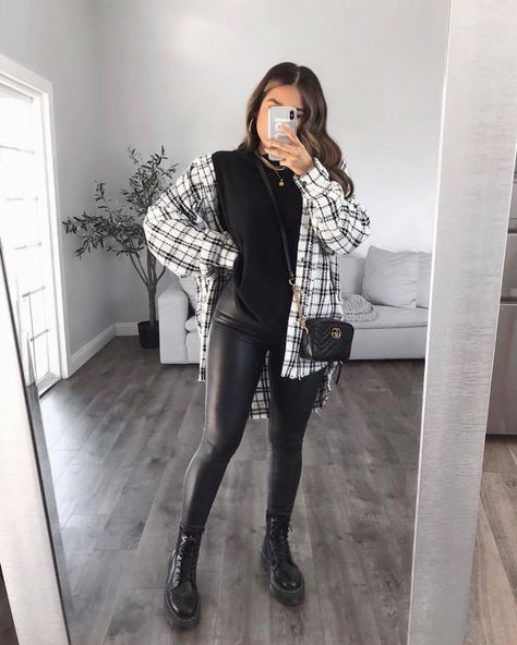 All Posts • Instagram Looks Country, Mode Inspo, Outfit Inspo Fall, Fall Fashion Outfits, Edgy Outfits, Mode Inspiration, Winter Fashion Outfits, Looks Vintage, Leather Leggings