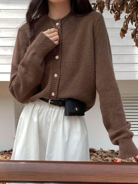 Manche, Áo Len Cardigan, Sixth Form, Fall Cardigans, Dark Autumn, Brown Cardigan, Long Sleeve Knitted Cardigan, Fits Inspo, Button Front Cardigan#OutfitInspoSchool #AestheticFallFashion #FallInJapanStyle #UniqloFallStyle #CozyFallOutfits Brown Cable Knit Cardigan, Fall Cardigan Outfits, Brown Cardigan Outfit, Cardigan Aesthetic, Ootd Cardigan, Cardigan Fall Outfit, Áo Len Cardigan, 일본 패션, Fall Cardigans