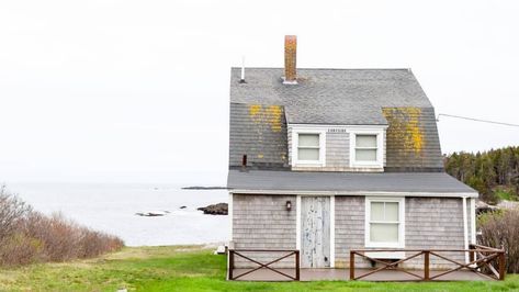 Bailey Island Beach House - View of the Week | Maine Homes Maine Beach Cottage, Maine Beach House, Beach View House, Maine Homes, Maine Beach, Island Beach House, Maine Beaches, House View, Island Homes