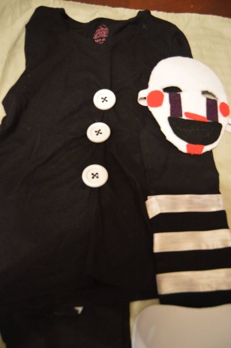 DIY Five Nights At Freddy's Puppet/Marionette Costume - Mayhem & Motherhood Diy Five Nights At Freddy's Costume, Five Nights At Freddy’s Costume Diy, Marinette Costume, Chica Costume, Marionette Costume, Freddy Costume, Fnaf Costume, Puppet Costume, Puppets Diy