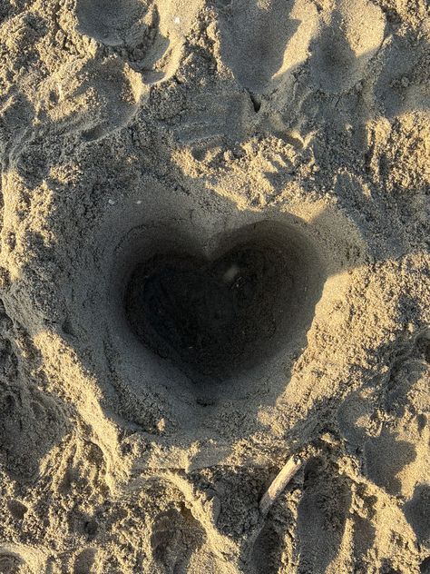 Sand Pictures Aesthetic, Beach Sand Photography, Sand Hole Picture, Heart Sand Photo Trend, Heart Hole In Sand, Beach Sand Photos, Heart Beach Photo, Sand Pictures Ideas, Beach Aesthetic Photos Instagram