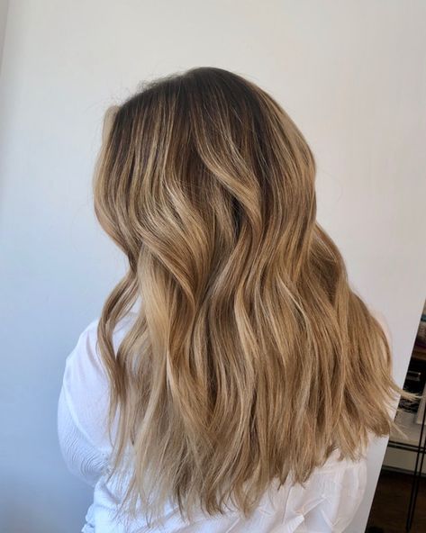 The Sand Hair Color Trend Is This Summer's Most Beachy Look, & It Couldn't Be More Low-Maintenance Sand Hair Color, Sand Hair, Black Hair With Blonde Highlights, Short Punk Hair, Natural Looking Highlights, Mermaid Hair Color, Instagram Hairstyles, Honey Blonde Highlights, Low Maintenance Hair