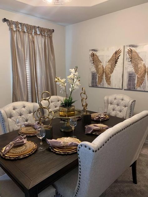 Silver And Gold Dining Room Decor, Boujee Apartment, Cream Dining Room, Dining Room Glam, Dining Area Decor, Gold Dining Room, Girl Apartment Decor, Home Decor Wallpaper, Classy Living Room