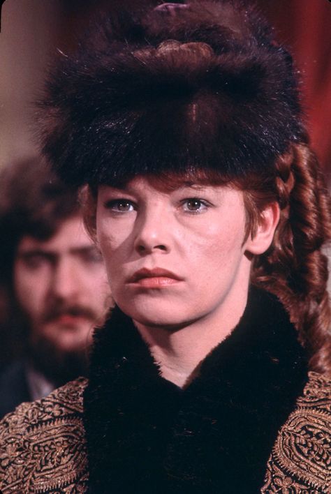 Glenda Jackson Glenda Jackson, Female Poses, Picture Library, Old Hollywood, Music Lovers, Movie Tv, Diva, Hollywood, Actresses