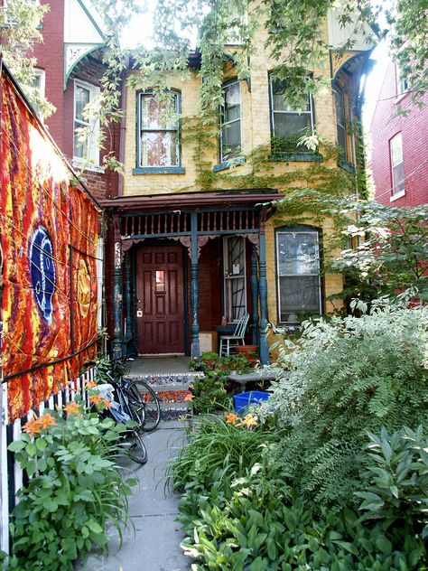 welcome to my home......... okay I lied. I WANT THIS TO BE MY ENTRANCE TO MY HOME. maybe one day Hippie House, Hippie Homes, Bohemian House, Casa Exterior, Boho House, Bohemian Home, Beautiful Space, Exterior Colors, Victorian Homes