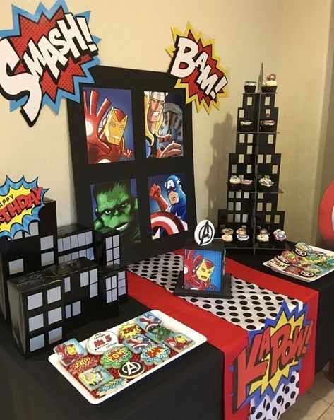 Party Desert, Avengers Birthday Party Decorations, Avenger Party, Pop Art Party, Hulk Party, Avengers Birthday Party, Superhero Party Decorations, Birthday Superhero, Marvel Birthday Party