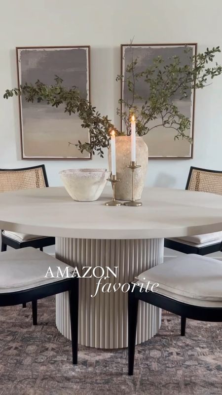 Round Dining Table Decor, Nails Home, Round Dining Room Table, Round Dining Room, Dinning Room Design, Small Kitchens, Home Aesthetic, Dining Room Inspiration, Aesthetic Home