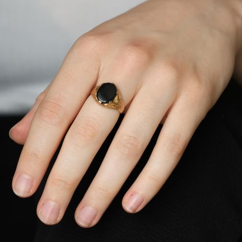 A 9k solid gold onyx signet ring, it has hallmarks for London 1978. It weighs 3.4g and is a size 8. It is in very good condition. Price: $450AUD Onyx Signet Ring, Signet Ring, Solid Gold, Onyx, London, Ring, Gold, Quick Saves