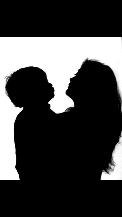 Silhouette of Mom and Son ready for a kiss. Mother And Child Pictures, Son Photo Ideas, Shadow Illustration, Kindergarten Phonics Worksheets, Romantic Love Images, Vision Board Images, Moon Images, Mom And Son, Divine Feminine Spirituality