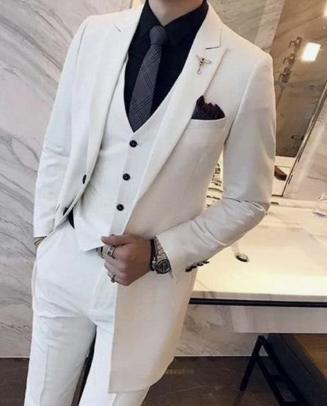 Matric Suits Men, White Three Piece Suit, White Prom Suit, Wedding Suit Men, White Tuxedo Wedding, Suits For Guys, Mens White Suit, Men Wedding Suit, Suit For Men Wedding