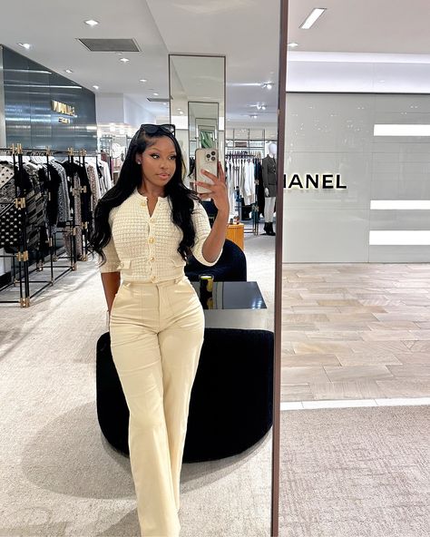 @naledi_mak • Instagram photos and videos Form Outfits, Cute Professional Outfits, 6th Form, Church Fits, Sixth Form, Work Fits, Stylish Work Attire, Professional Outfits Women, Corporate Outfits