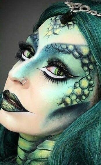 Dragon Face Makeup Halloween, Dragon Sfx Makeup, Halloween Dragon Makeup, Medusa Face Paint, Reptile Face Paint, Dragon Face Makeup, Alligator Makeup, Snake Makeup Look, Reptile Makeup