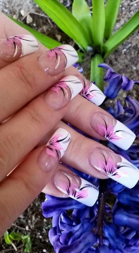 White tip with pink tropical flower design nails Acrylic Nails With Hibiscus Flower, Hawaiian Nail Designs Tropical Flowers, Tropical Wedding Nails, Beach Flower Nails, Beach Theme Nails Designs, Hawaiian Nails Designs, Island Nails Tropical, Luau Nails, Caribbean Nails