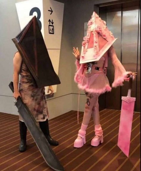 Pyramid Head, 밈 유머, Silent Hill, Images Esthétiques, Amazing Cosplay, Cute Cosplay, Halloween Disfraces, Best Cosplay, Horror Game