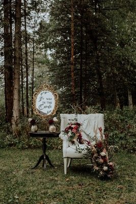 Gallery - Late Fall Tarot Cards and Halloween Inspired Wedding Ideas It Was In The Cards Wedding, Macabre Wedding, Tarot Card Wedding, Witch Wedding, Dark Wedding Theme, Pineapple Punch, Wedding Mirror, Floral Creations, Wedding Planning Tools