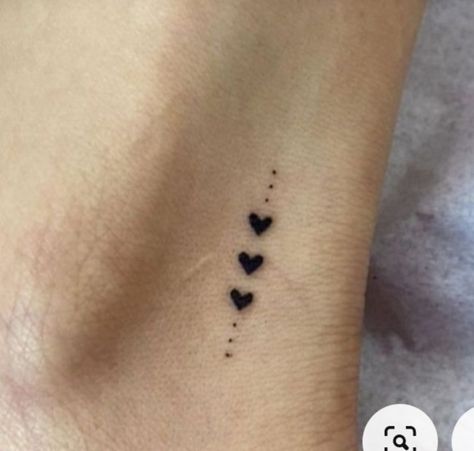 Tattoo Dainty, Delicate Tattoos For Women, Ideas Sketch, Tiny Heart Tattoos, Sketch Style Tattoos, Tiny Wrist Tattoos, Surreal Tattoo, Cool Wrist Tattoos, Anklet Tattoos