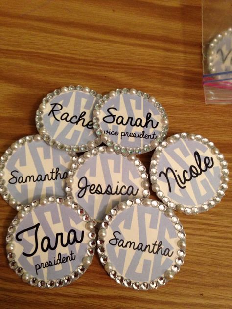 DIY recruitment name tags with officer positions! #sorority #recruitment #greeklife Sorority Name Tags Recruitment, Sorority Name Tags, Recruitment Workshop Ideas Sorority, Recruitment Name Tags, Ra Door Tags Cricut, Ra Door Decs College Name Tags, Door Tags Ra, Diy Name Tags, Gamma Sigma Sigma