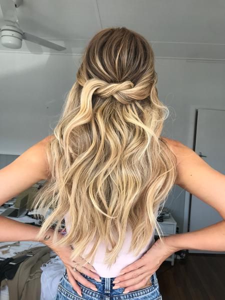 Easy Hairstyles with Halo Hair Extensions | Sitting Pretty Halo Extensions, Blonde Hair Extensions, Long Hair Extensions, Halo Hair Extensions, Hair Extensions Best, Halo Hair, Sitting Pretty, Quick Hairstyles, Peinados Faciles