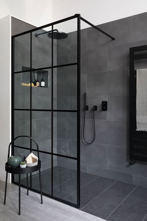 Luxury Black Bathroom, Black And White Bathroom, Bathroom Inspiration Modern, Bathroom Design Decor, Bathroom Remodel Shower, Bathroom Inspiration Decor, Bathroom Design Luxury, Bathroom Wallpaper, Shower Remodel