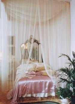 Beautiful Bed Designs, Dekorasi Kamar Tidur, Romantic Bedroom, Hus Inspiration, Canopy Bed, Pink Bedroom, Dream Rooms, Dream Bedroom, Bedroom Inspo