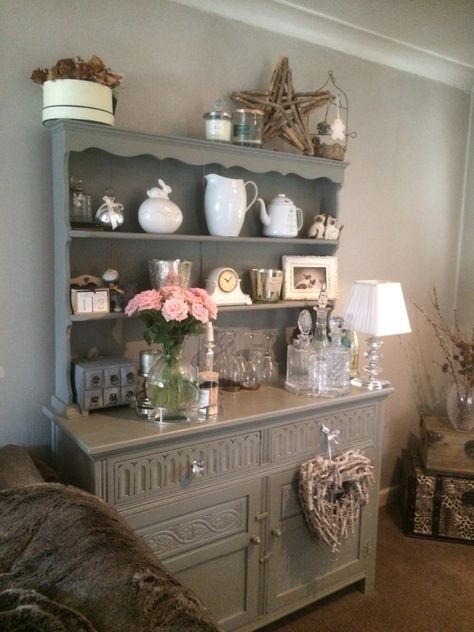 Welsh dresser makeover Welsh Dresser Styling, Shabby Chic Welsh Dresser, Grand Bedroom, Dresser Decoration, Country Cottage Living Room, Dresser Styling, Country Cottage Living, Dresser In Living Room, Welsh Dresser