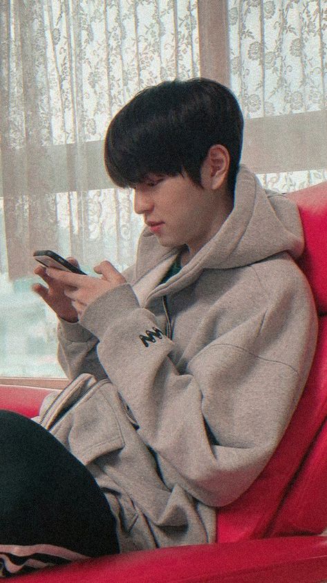 Joo Hyuk, Skz In Cute, Savage Kids, Six Feet Under, Stray Kids Seungmin, Little Puppies, Kids Icon, Homeless Children, Kids Wallpaper