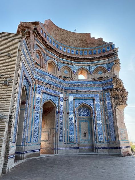 Mausoleum of Bibi Pak Daman (Multan) - 2020 All You Need to Know BEFORE You Go (with Photos) - Tripadvisor Multan Architecture, Travel Pakistan, Multan Pakistan, Pakistan Culture, Beautiful Pakistan, Pakistani Culture, Pakistan Travel, Historical Pictures, Historical Place