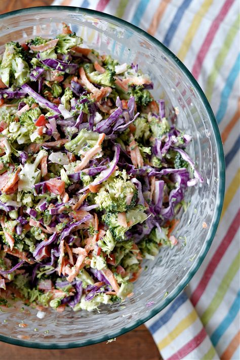 Rainbow Broccoli Salad Brócoli Salad, Salads For Kids, Kids Veggies, Dairy Free Salads, No Dairy, The Colors Of The Rainbow, Less Sugar, Colors Of The Rainbow, Cabbage Salad