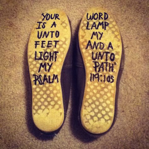 Felt inspired. Bible verse on old Toms. Emmaus Agape, Shoe Painting, Gifts For Pastors, Christian Pictures, Church Events, Bible Motivation, Teen Life Hacks, Old Shoes, Salvation Army