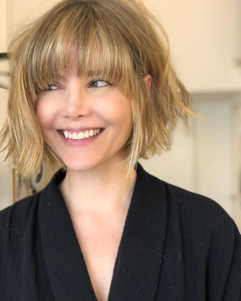 Fringe Fine Hair, Textured Bob With Fringe, Bob With Fringe Fine Hair, Textured Fringe Bob, Layered Bob Cut, Bob Shag, Fringe Bob, Bobbed Hairstyles With Fringe, Short Textured Hair