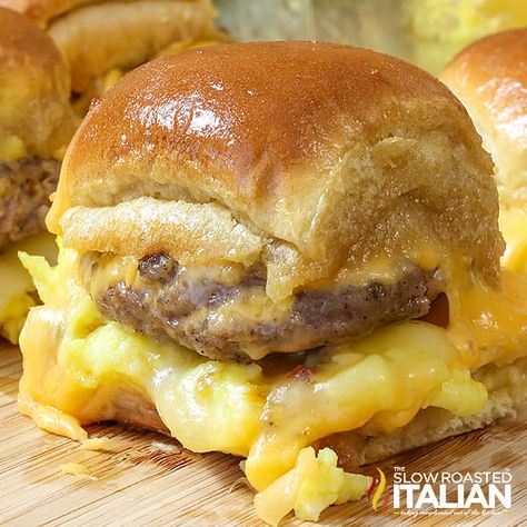 Breakfast Sliders, Breakfast Slider, Breakfast Sandwich Recipes, The Slow Roasted Italian, Tailgate Food, Breakfast Sandwiches, Slider Recipes, Sausage And Egg, Delish Recipes