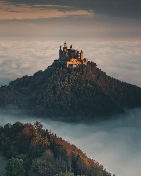 Bojnice Castle, Castle In Germany, Hohenzollern Castle, Castle Aesthetic, Germany Castles, Neuschwanstein Castle, Fantasy Castle, Beautiful Castles, A Castle