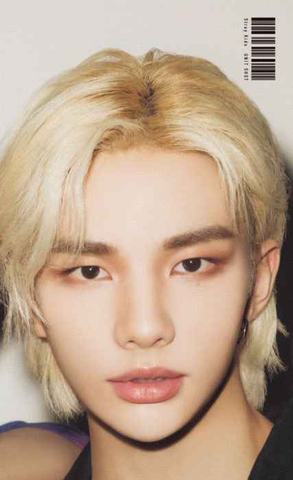 Hyunjin Mole Eye, Hyunjin Mole, Eye Mole, The Mandela Effect, Mandela Effect, Hot Pics, Mole, His Eyes, Dumb And Dumber