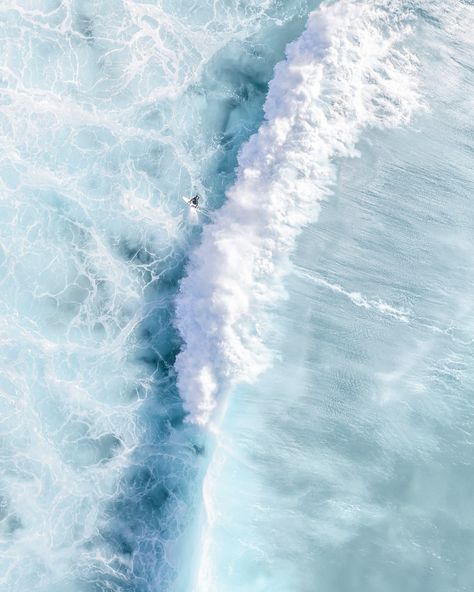 Charging ~ Check out this stunning shot of a lone surfer taking on the powerful waves at Maroubra Beach, Sydney. The mix of deep aqua tones and foamy white surf make it impossible not to feel the pull of the ocean. #Surf #surfing #ocean #hawaii #waves #surfer #wave #surflife #australia #paradise #bigwave #sydney #island #surfinglife #bigwavesurfing #surfboard #surfphotography #bigwaves #surfergirl #nazare #beach #seeaustralia #melbourne #swell #portugal #sea #surfers #nature #surfporn #nic... Maroubra Beach, Contrast Drawing, Hawaii Waves, The Heart Of The Ocean, Surf Wall Art, Aerial Perspective, Bronte Beach, Surfer Print, Heart Of The Ocean