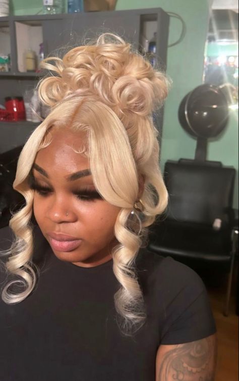 Blonde Lace Front Ponytail, 613 Wig Hairstyles Updo, Up Wig Hairstyles, Blonde Wig Hairstyles For Prom, Blond Wig Updo, Lace Front Wig Ponytail Black Women, Blonde Wig Pinned Up, Blond Hair Prom Hairstyles, Lace Front Wigs Two Ponytails