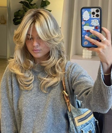 Different Types Of Blowouts, Retro Haircuts Women, 70s It Girl Hair, 60s Layers Hair, Blonde Layers With Curtain Bangs, Pamela Rose Hair, Flicky Blow Dry, Blonde Mid Length Hair With Bangs, Long Layers Mid Length Hair