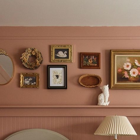 Pink Room With Wood Furniture, Pink Walls And Trim, Vintage Cottage Paint Colors, Dusty Pink Bedroom Walls, Mauve Pink Room, Gallery Wall Ideas Bedroom, Pink Walls Bedroom, Vintage Pink Bedroom, Pink Vintage Bedroom