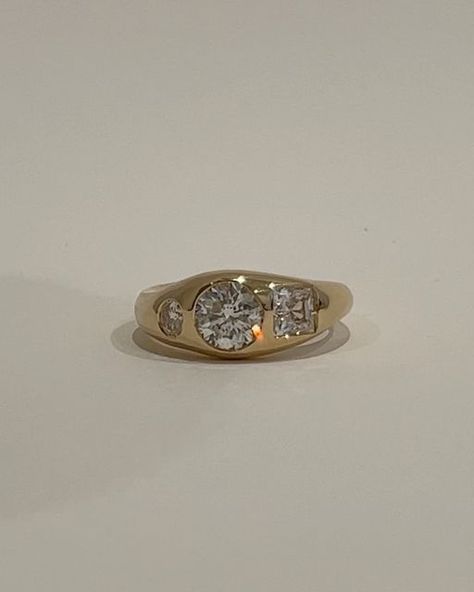 고애리 on Instagram: "My client had several diamond jewelry pieces so we repurpose it into a wedding band. She wanted flush setting the diamonds so she doesn't need to take the ring off when she’s with her baby or when she works with her hands." Engagement Rings Flush Setting, Scattered Diamond Engagement Ring, Flush Set Diamond Band, Repurposed Diamond Ring, Flush Set Engagement Ring, Reset Engagement Ring Ideas, Flush Engagement Ring, Eclectic Engagement Rings, Flush Ring